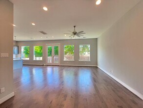 418 Yale Oaks Ln in Houston, TX - Building Photo - Building Photo