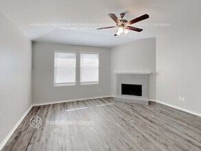 1720 Birds Eye Rd in Fort Worth, TX - Foto de edificio - Building Photo