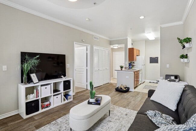 Encore at Buckingham in Richardson, TX - Foto de edificio - Building Photo