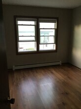 314 N Cedar Ave, Unit A in Wood Dale, IL - Foto de edificio - Building Photo