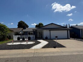 9275 Defiance Cir in Sacramento, CA - Building Photo