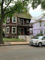 48 Banks St, Unit 2 in Somerville, MA - Building Photo