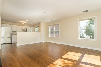 101 Franklin St in Brookline, MA - Building Photo - Building Photo