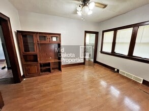 414 W 11th Ave in Mitchell, SD - Building Photo - Building Photo