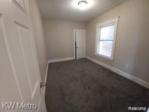 1076 N RADEMACHER St in Detroit, MI - Building Photo - Building Photo