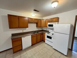 127-127 Weise Pkwy in Bourbon, MO - Building Photo - Building Photo