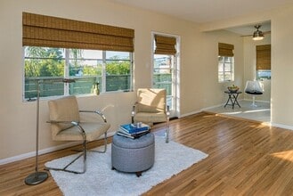 1014 1/4 Hyperion Ave, Unit 1014.25 in Los Angeles, CA - Building Photo - Building Photo