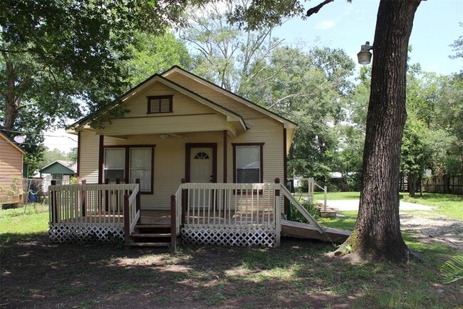 property at 23923 S Wildwood Dr