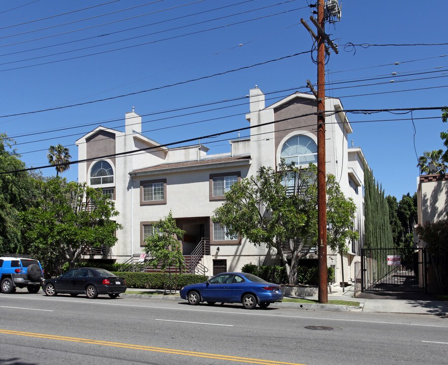 Kester Court in Sherman Oaks, CA - Building Photo