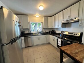 1539-1541 E 38th St in Oakland, CA - Building Photo - Building Photo