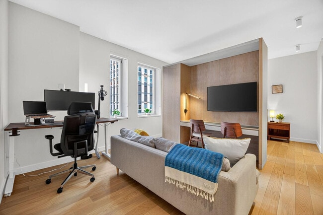 84 William St in New York, NY - Building Photo - Building Photo