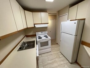 30272 Southfield Rd in Southfield, MI - Building Photo - Building Photo