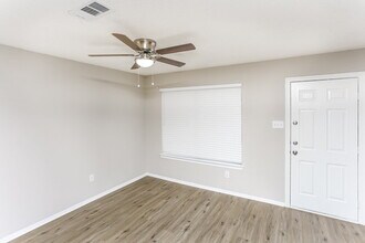 8017 Jolie Dr in Fort Worth, TX - Building Photo - Building Photo