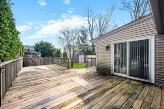 2315 Willow St in Wantagh, NY - Building Photo - Building Photo