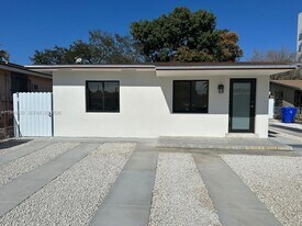 2223 NW 4th St in Miami, FL - Building Photo