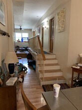 106 Central St, Unit 1 in Somerville, MA - Foto de edificio - Building Photo