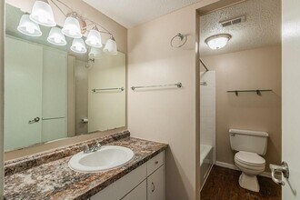 1717 W 35th St-Unit -102 in Austin, TX - Building Photo - Building Photo