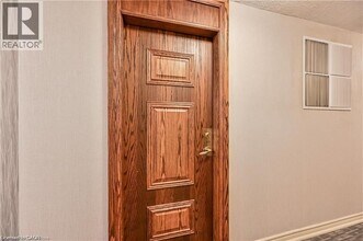 4850 Glen Erin Dr in Mississauga, ON - Building Photo - Building Photo