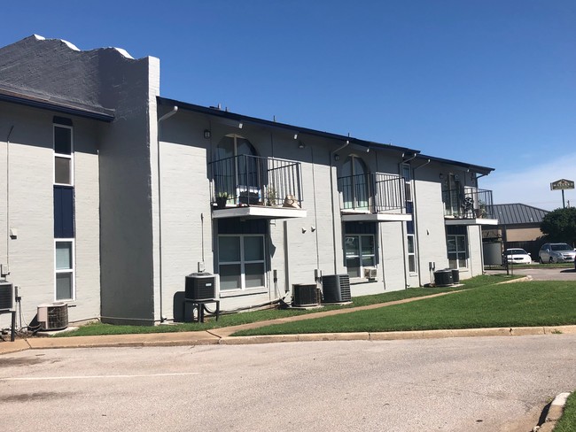 Norman Creek in Norman, OK - Foto de edificio - Building Photo