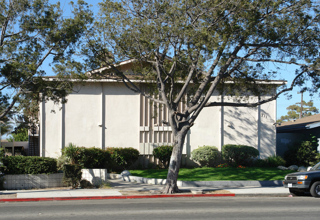 Mandalay Bay Apartments in Oxnard, CA - Foto de edificio - Building Photo