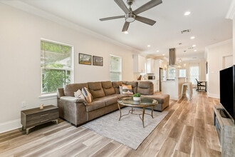 8911 Apple St in New Orleans, LA - Building Photo - Building Photo