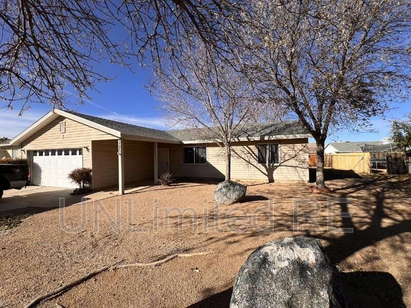 3170 N Date Creek Dr in Prescott Valley, AZ - Foto de edificio