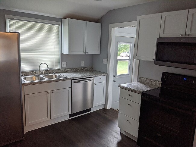 2400 Vine St in West Des Moines, IA - Building Photo - Building Photo