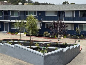 90 Mar Vista Dr in Monterey, CA - Building Photo - Building Photo
