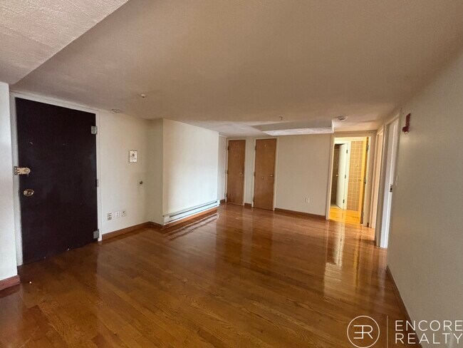 1110 Commonwealth Ave in Boston, MA - Building Photo - Building Photo