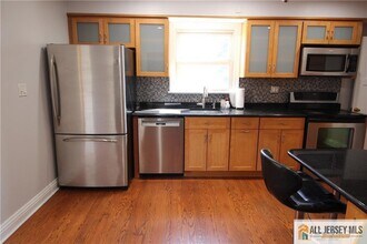 322 Berry St in Woodbridge, NJ - Building Photo - Building Photo