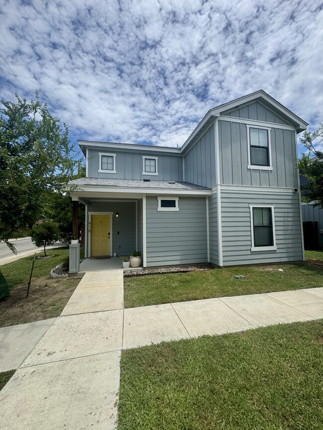 property at 418 Lockhart St