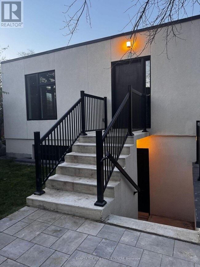 17 Cornwallis Dr in Toronto, ON - Building Photo - Building Photo