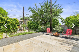2413 E 9th St in Austin, TX - Building Photo - Building Photo