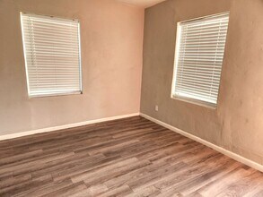 2517 E Willetta St in Phoenix, AZ - Foto de edificio - Building Photo