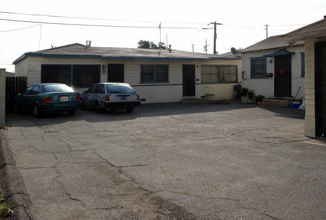 11940-11946 Inglewood Ave in Hawthorne, CA - Foto de edificio - Building Photo