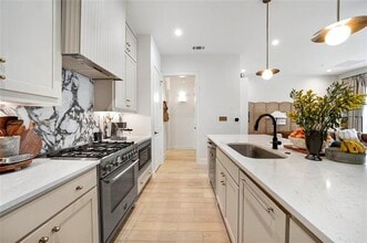 130 Gdn Ct W in Arlington, TX - Building Photo - Building Photo