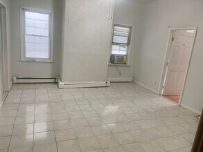 200 Hutton St in Jersey City, NJ - Building Photo - Building Photo