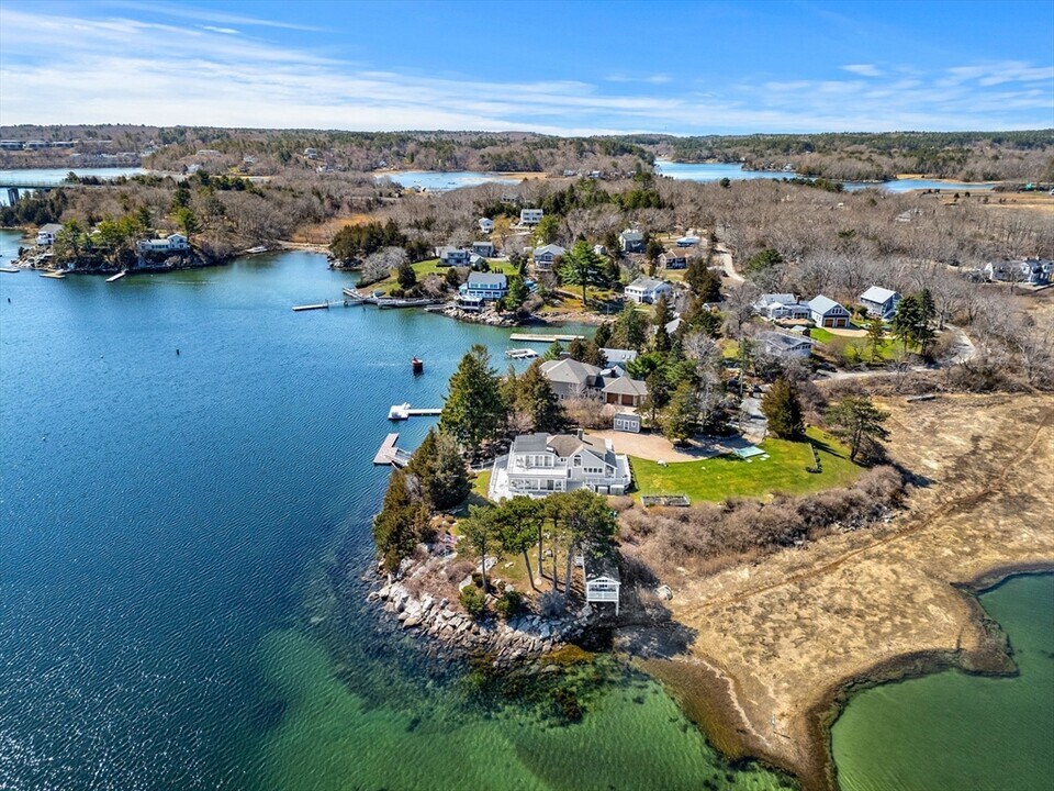 62 Crafts Rd in Gloucester, MA - Building Photo