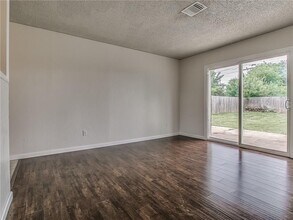 9613 Rhythm Rd in Midwest City, OK - Building Photo - Building Photo