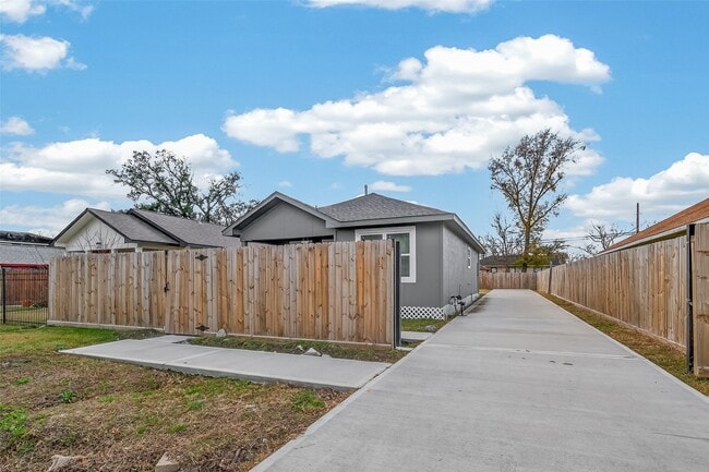 property at 4309 Beggs St