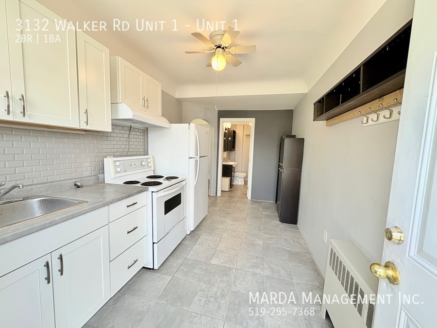 3132 Walker Rd in Windsor, ON - Building Photo