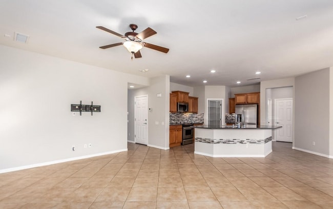 property at 2043 W Kathleen Rd
