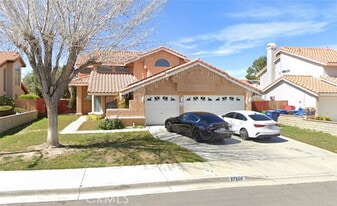 37509 Royal Ct in Palmdale, CA - Building Photo