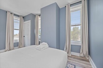 2413 Kenton St in Cincinnati, OH - Building Photo - Building Photo