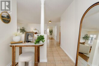 7081 Walworth Ct in Mississauga, ON - Building Photo - Building Photo