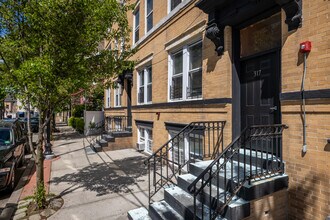 315-317 Mountain Rd in Union City, NJ - Building Photo - Building Photo