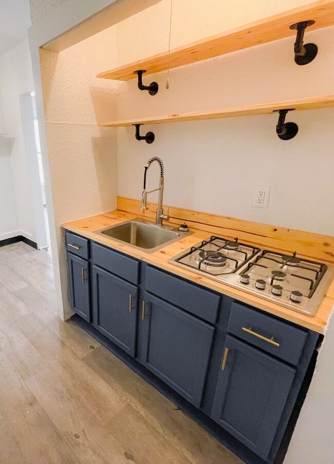 property at 1919 Pleasant St