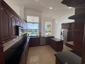 10840 SW 139th Rd in Miami, FL - Building Photo - Building Photo