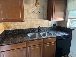 412 73rd Ave in St Pete Beach, FL - Foto de edificio - Building Photo