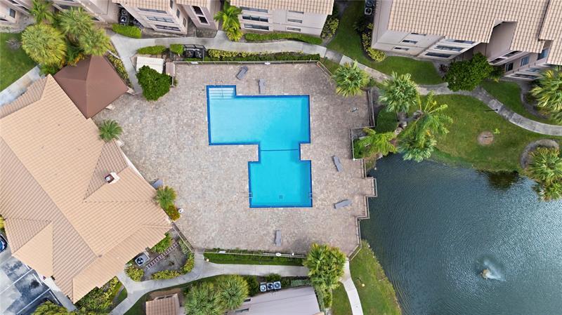 2736 S University Dr in Davie, FL - Building Photo